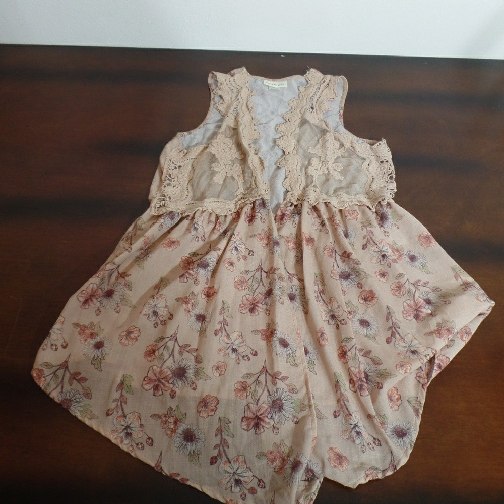 Tops" - Picture 2 of 4